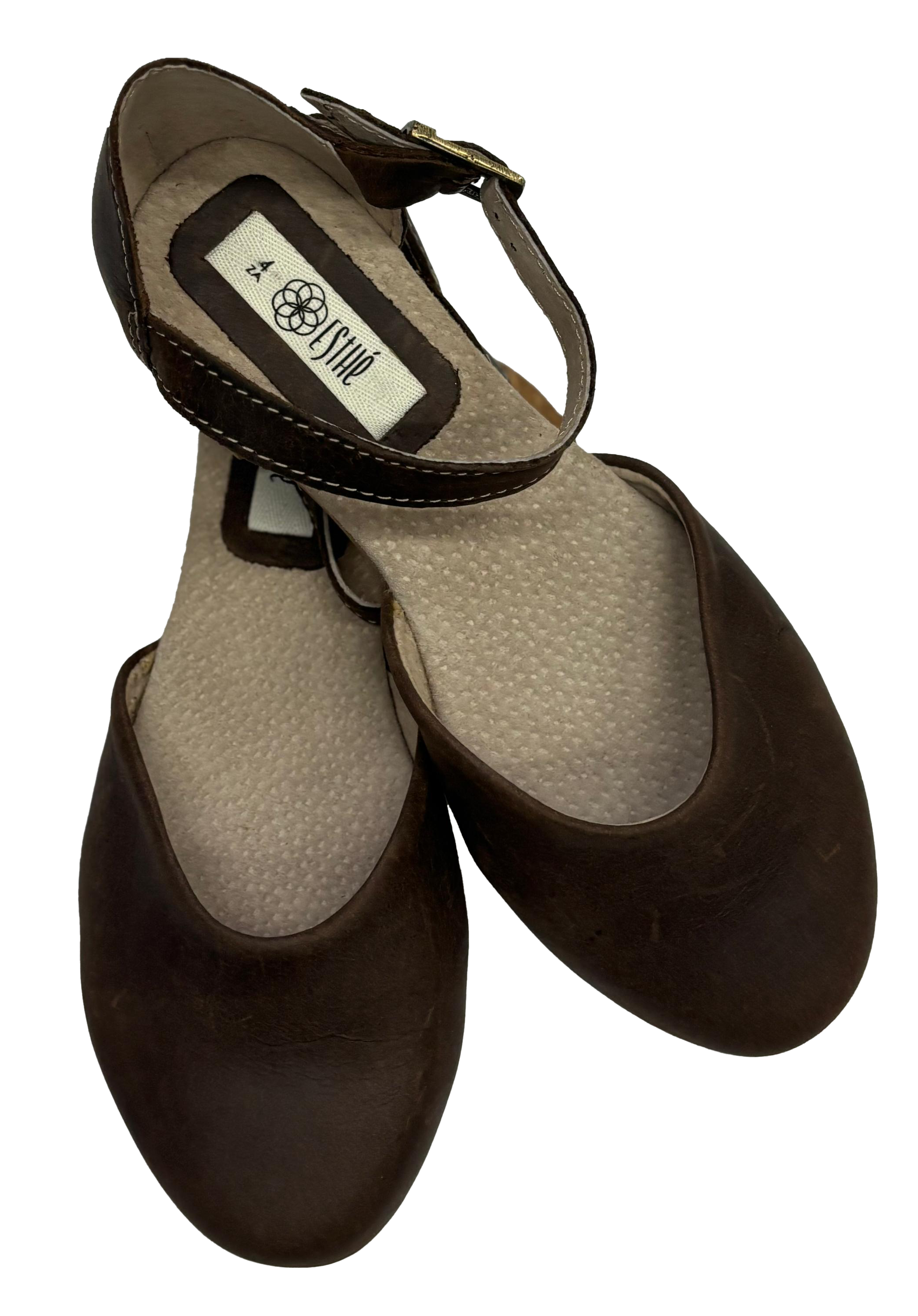 Esthé Leather Court Shoe