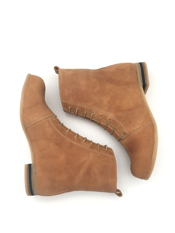 Esthé Leather ONYX Boot