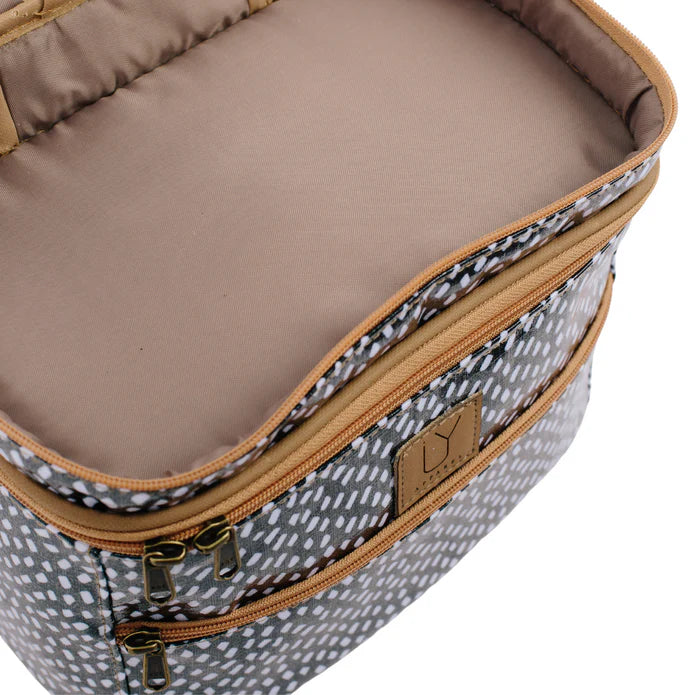 IY Apparel Stand Up Toiletry Bag